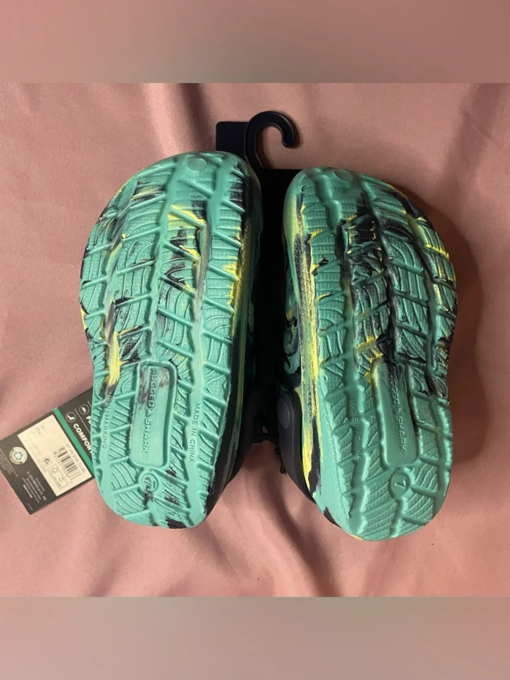 Rugged shark Kids' Aqua Clogs in Teal/Yellow Camouflage new
